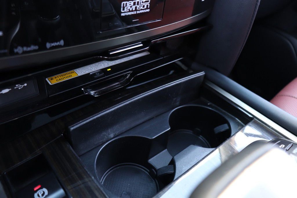 Used 2019 Lexus LX 570 4WD w/ Luxury Package image 61