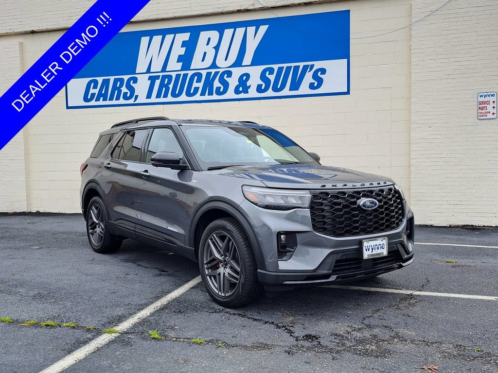 New 2026 Ford Explorer ST-Line w/ ST-Line Street Pack AWD/4WD image 1