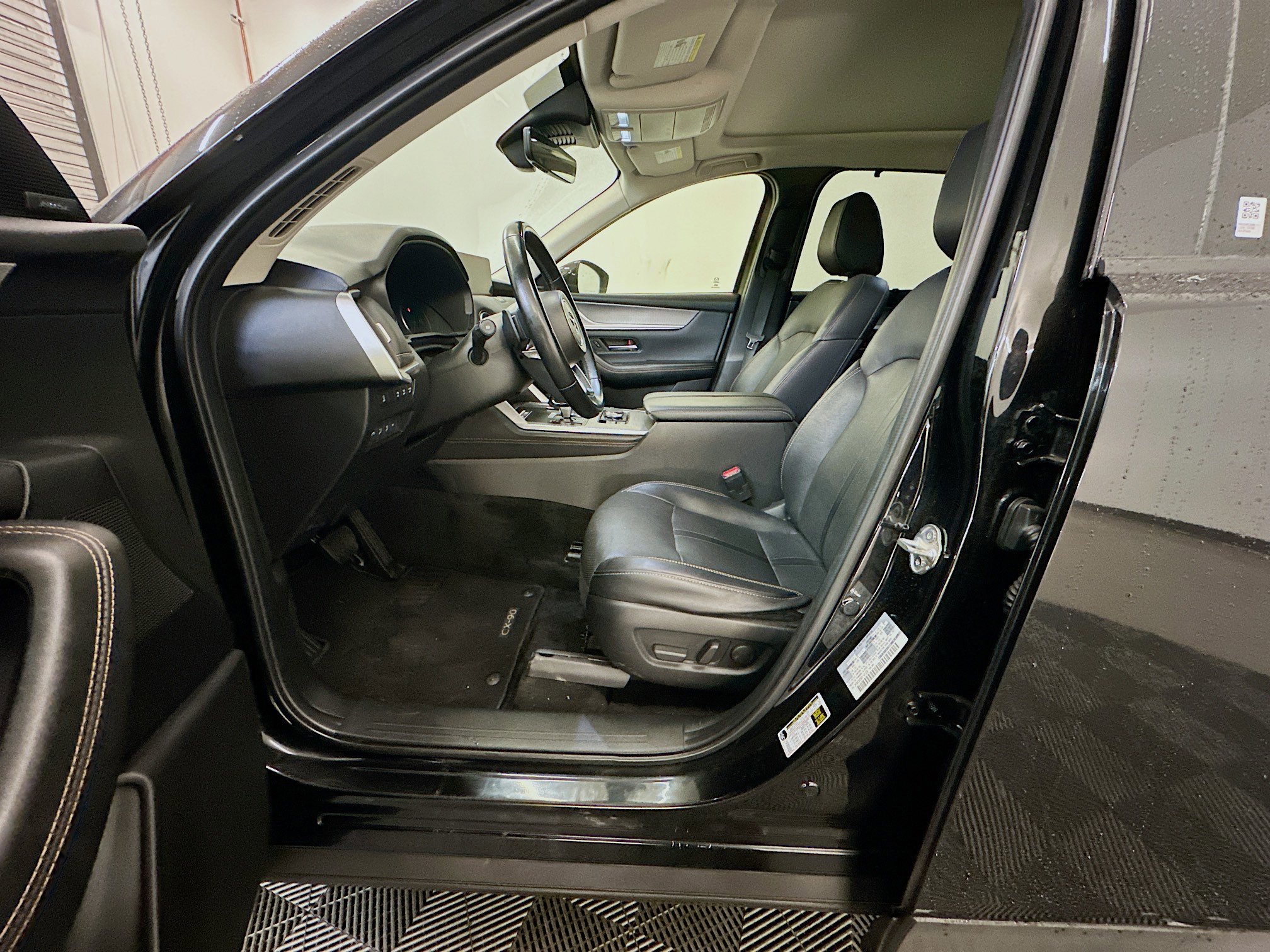 Used 2024 MAZDA CX-90 3.3 Turbo w/ Premium Package image 13