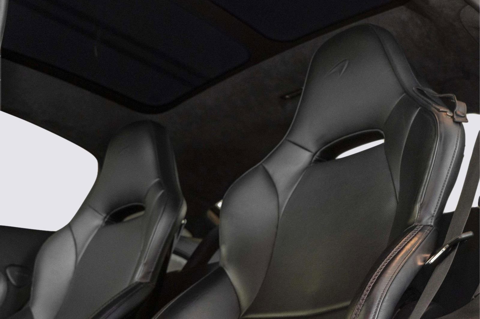 Used 2022 McLaren GT RWD image 16