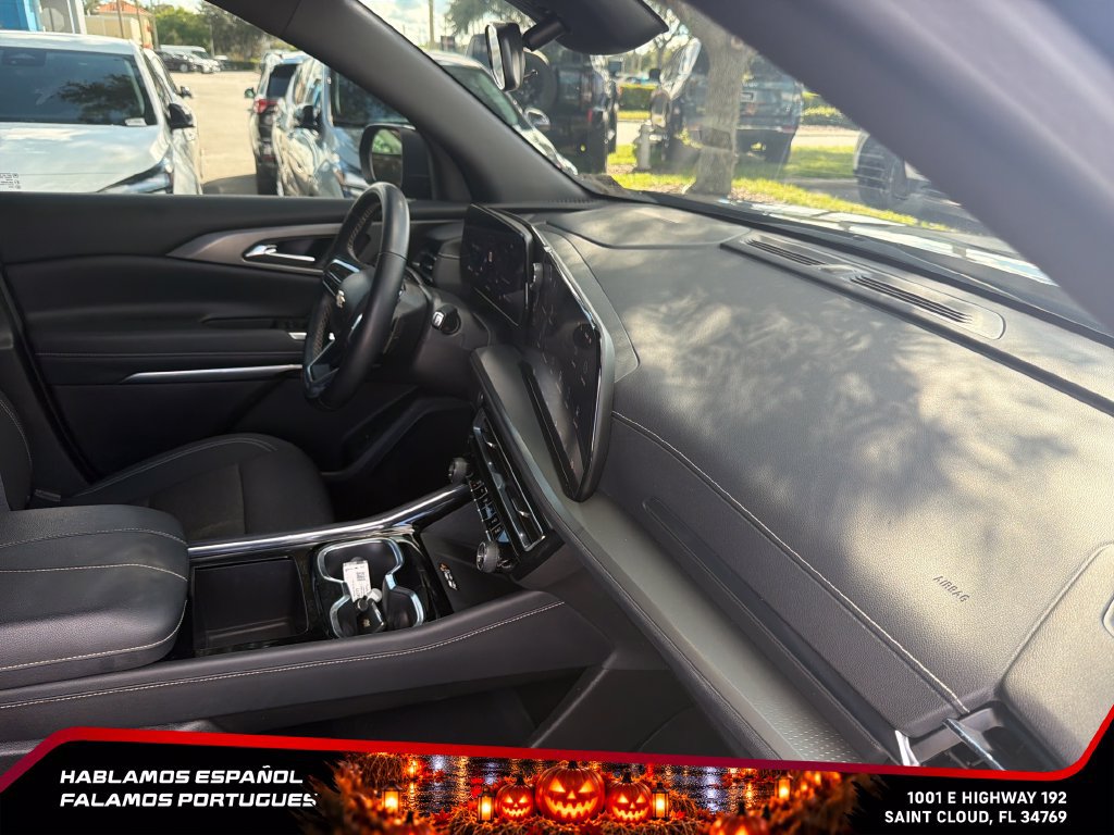 Used 2025 Chevrolet Traverse LT AWD/4WD image 30