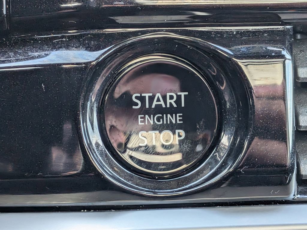 Used 2025 Nissan Pathfinder SV w/ SV Premium Package image 16