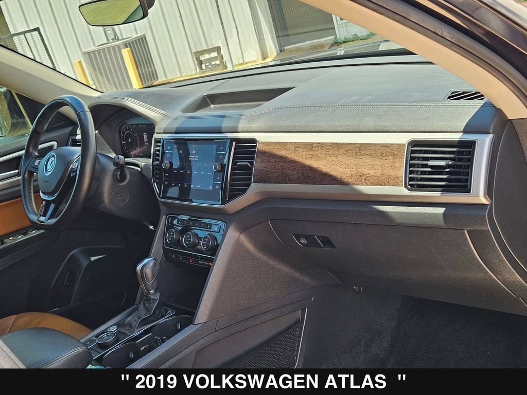 Used 2019 Volkswagen Atlas SEL Premium AWD/4WD image 32
