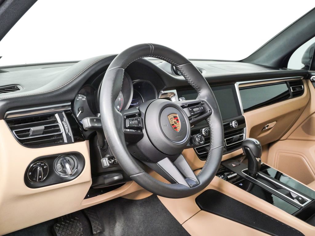 Certified 2023 Porsche Macan Turbo AWD/4WD image 4