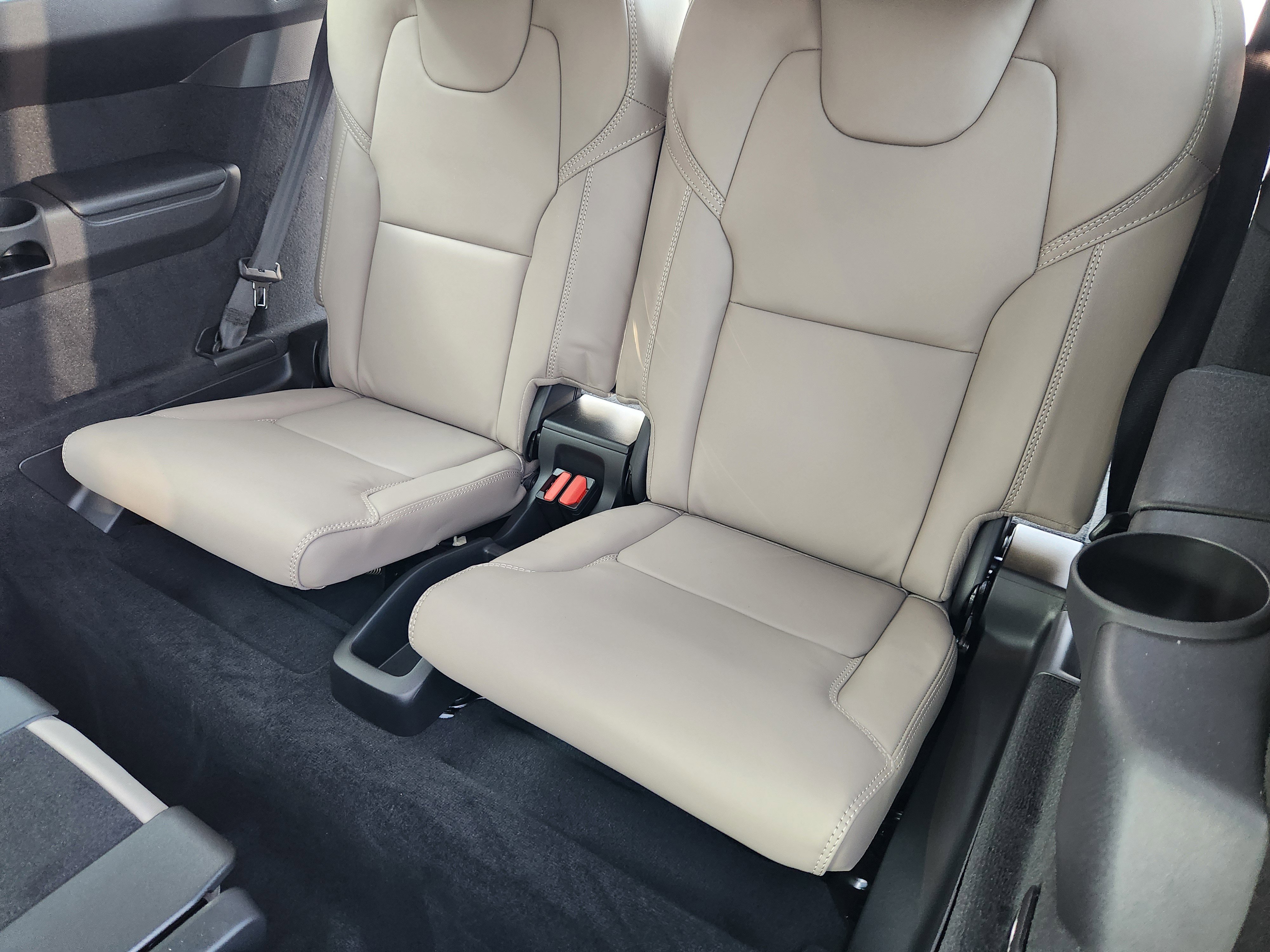 Used 2026 Volvo XC90 B6 Ultra w/ Protection Package AWD/4WD image 29