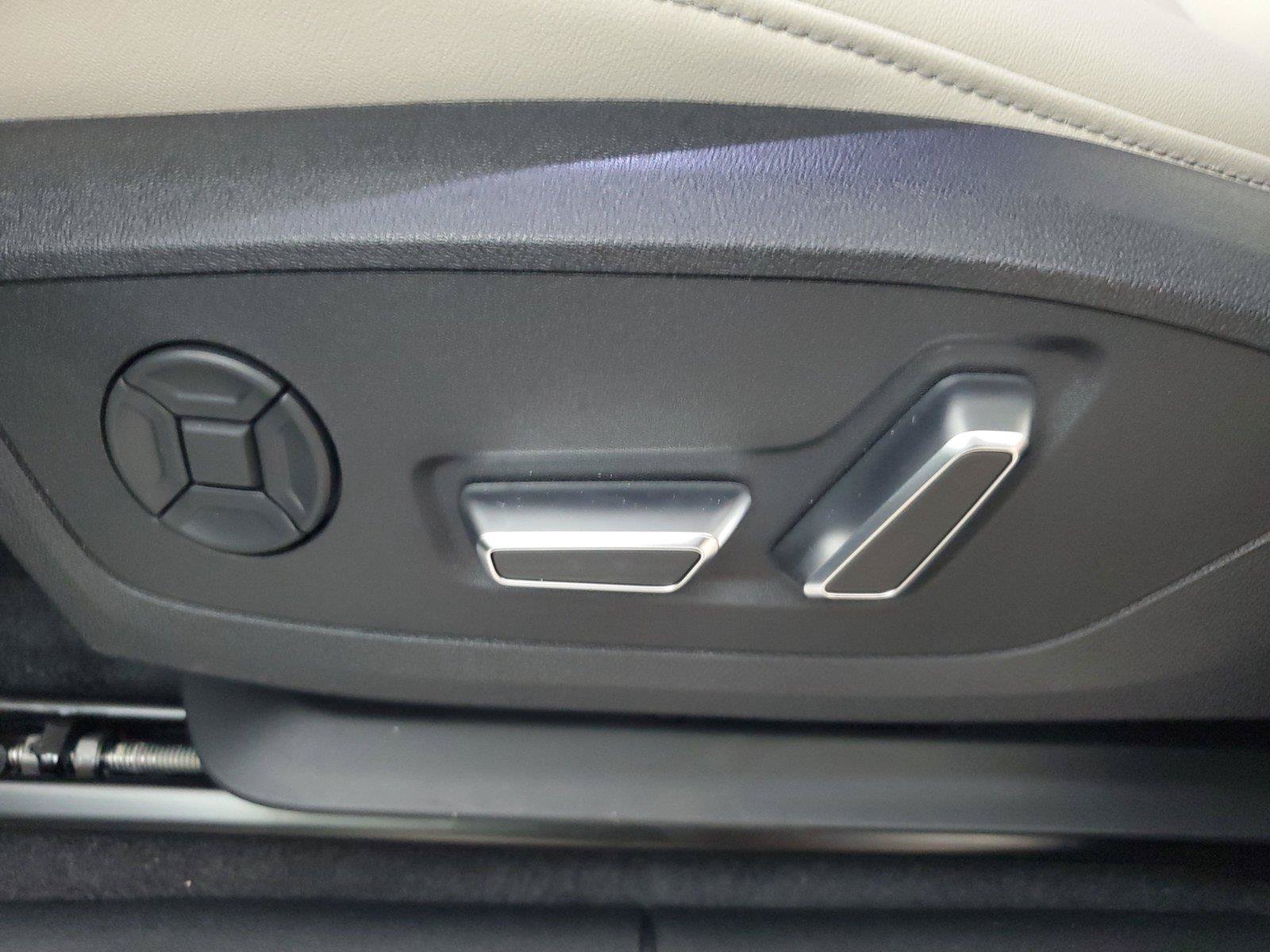 New 2026 Audi Q3 quattro 2.0T AWD/4WD image 21
