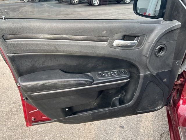 Used 2019 Chrysler 300 Touring w/ Sport Appearance Package image 12