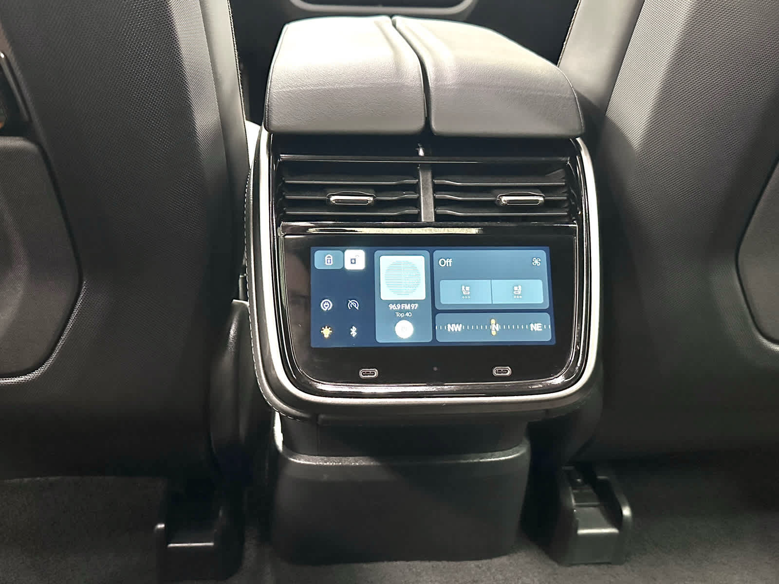 Used 2023 Rivian R1T Adventure AWD/4WD image 38