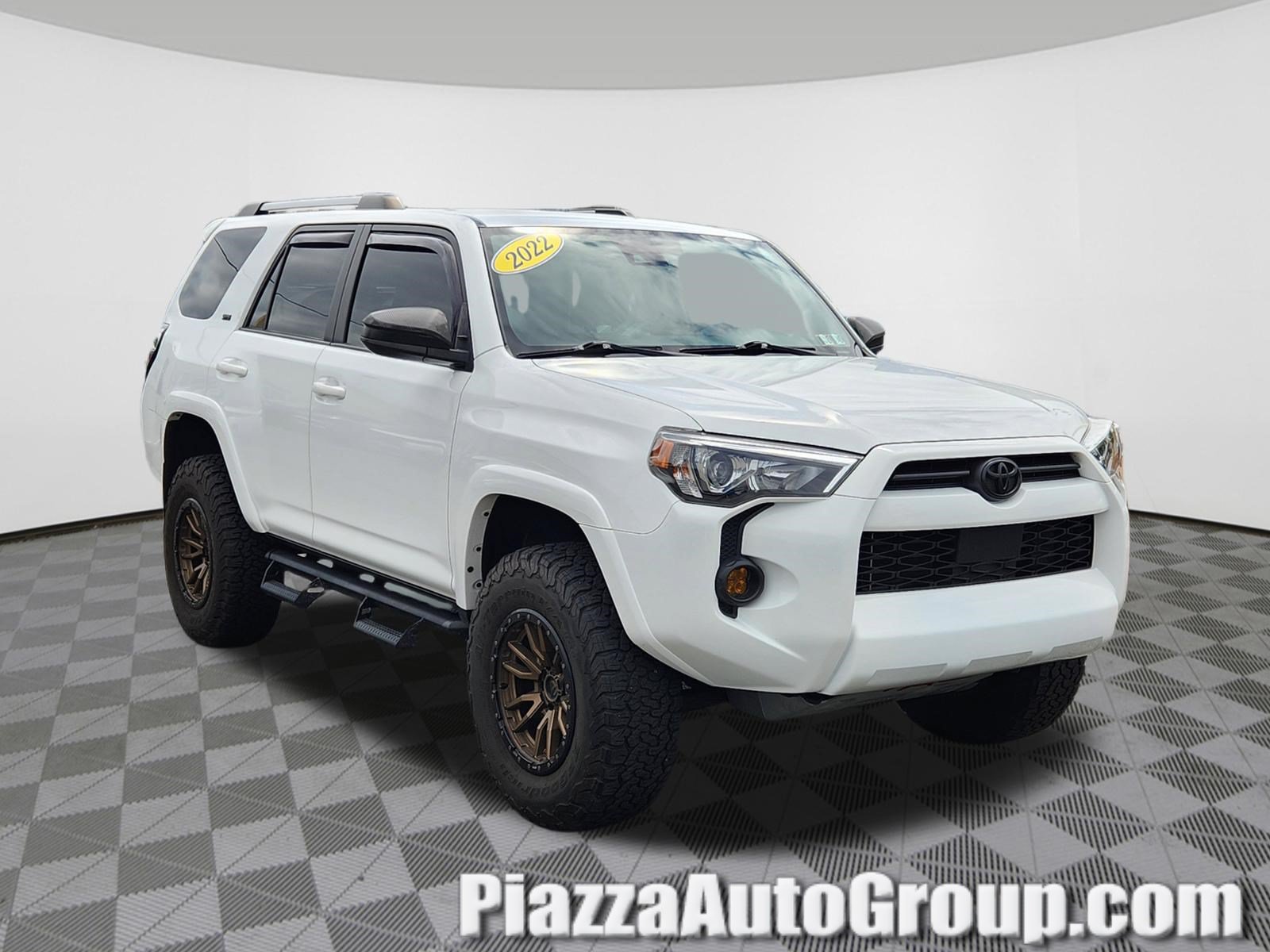 Used 2022 Toyota 4Runner SR5 AWD/4WD image 1