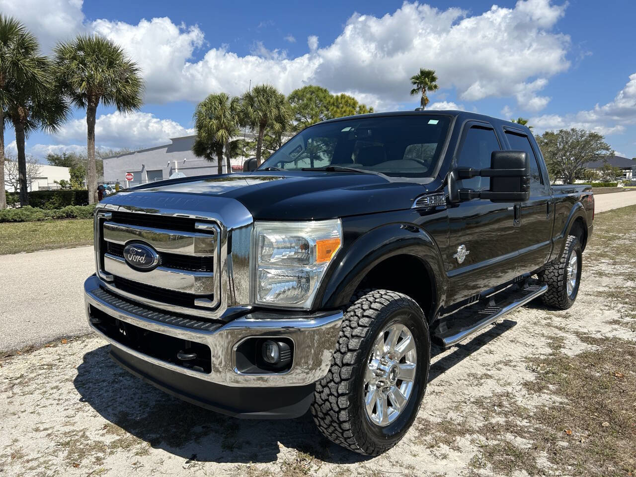 Used 2016 Ford F250 Lariat w/ Lariat Interior Package image 13