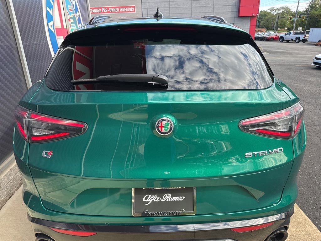 New 2025 Alfa Romeo Stelvio Sprint image 7