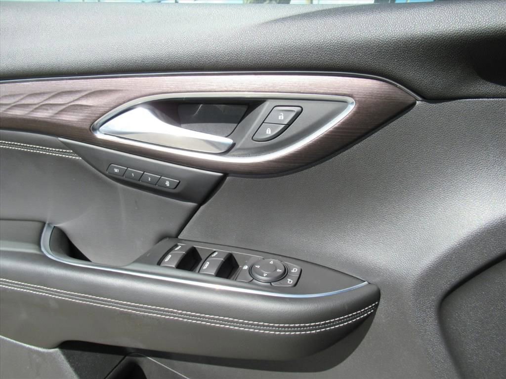 Used 2021 Buick Envision Avenir w/ Technology Package II image 20