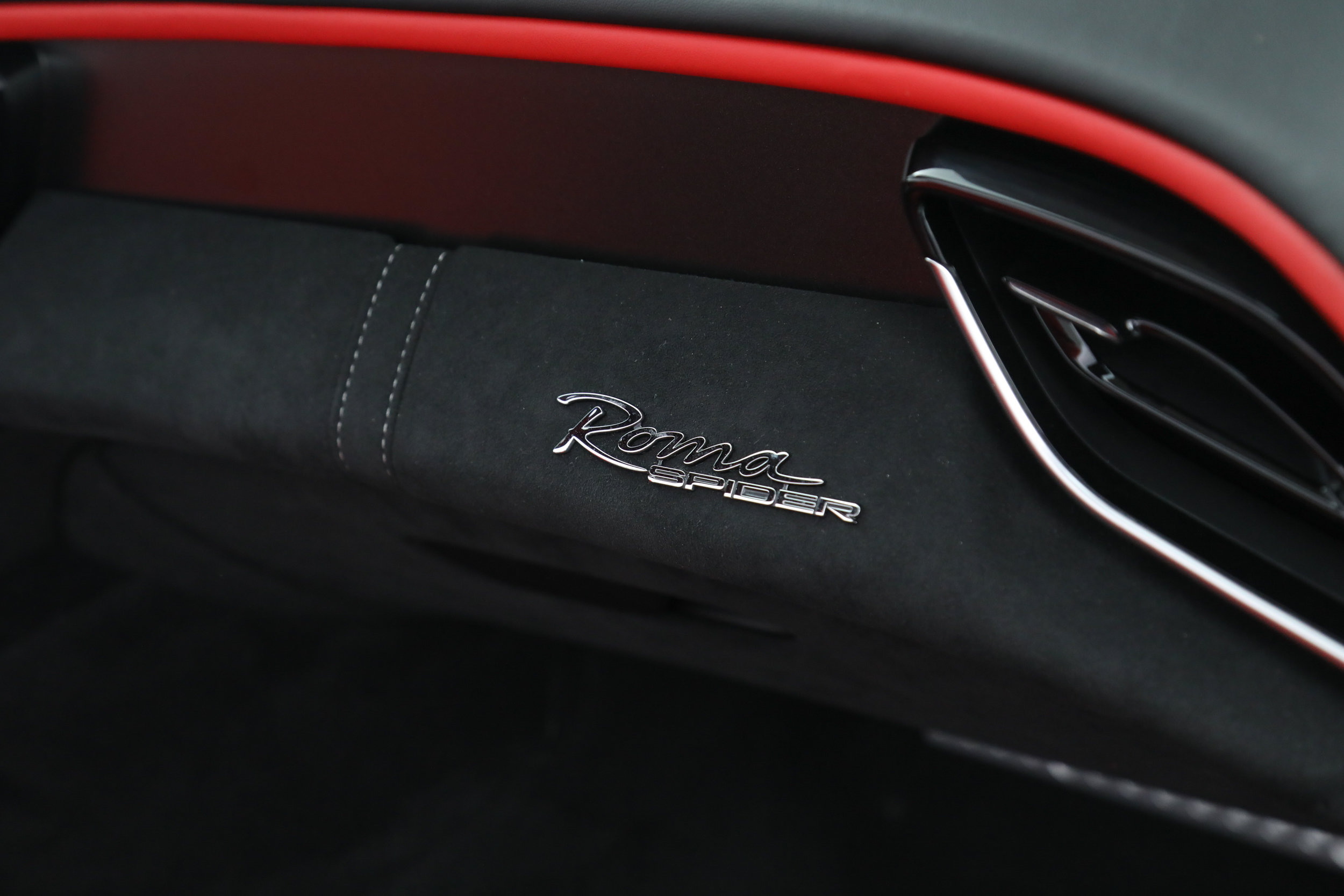 Certified 2025 Ferrari Roma Spider RWD image 30