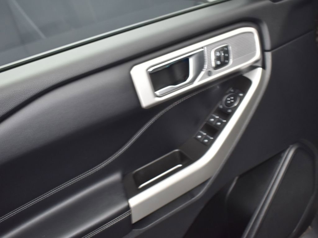 Certified 2021 Ford Explorer Limited w/ Equipment Group 301A image 9