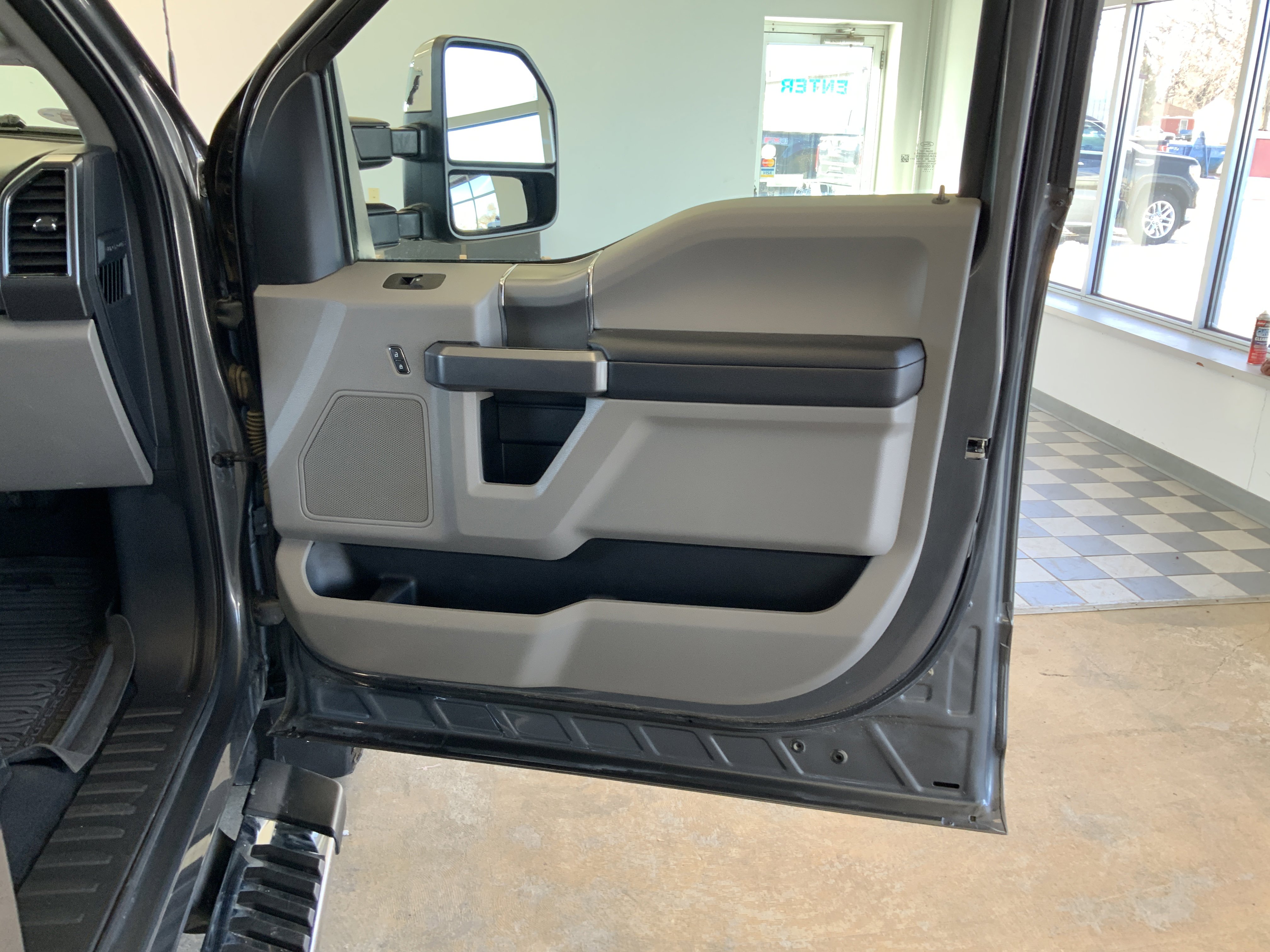 Used 2022 Ford F250 XLT w/ XLT Premium Package image 28