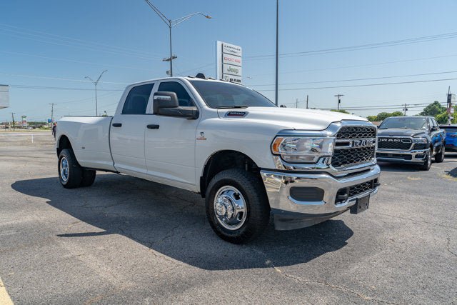 Used 2024 RAM 3500 Tradesman w/ Chrome Appearance Group AWD/4WD image 7