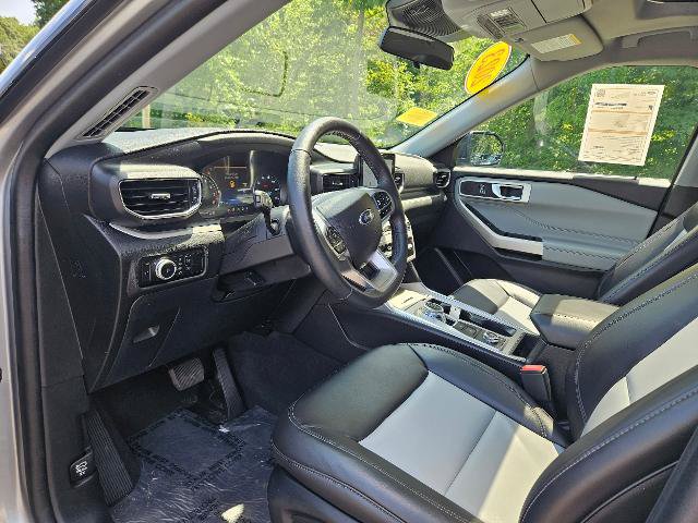 Certified 2023 Ford Explorer XLT w/ Equipment Group 202A AWD/4WD image 14