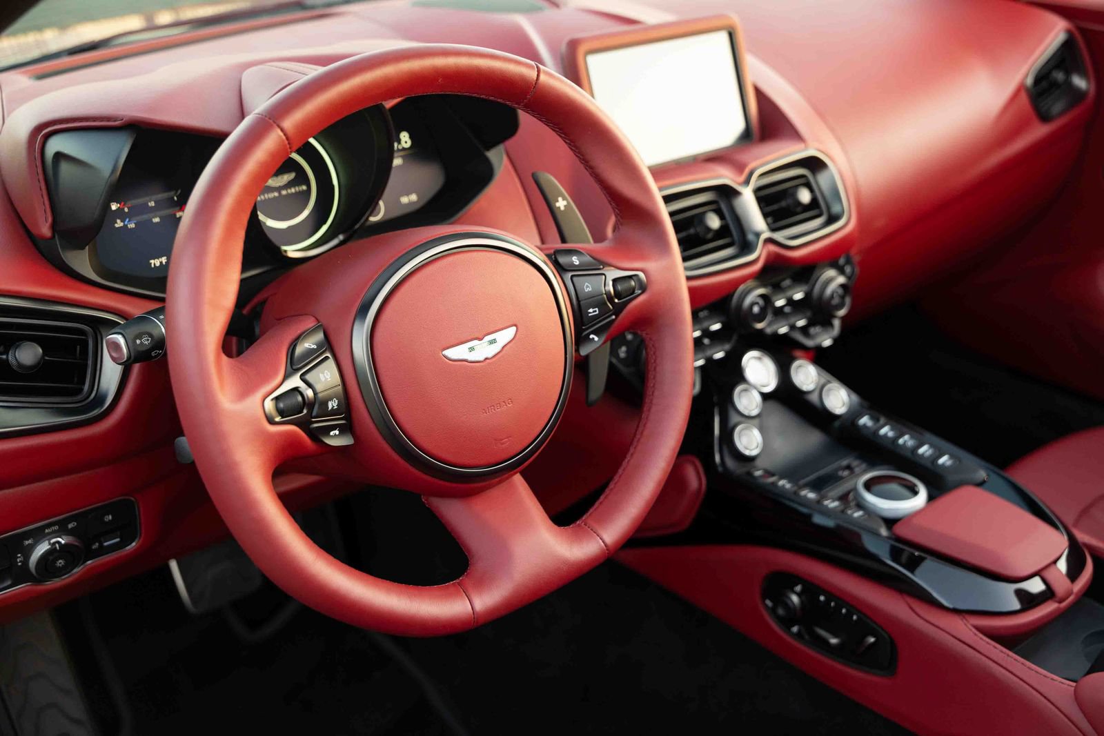 Used 2023 Aston Martin V8 Vantage Roadster RWD image 11