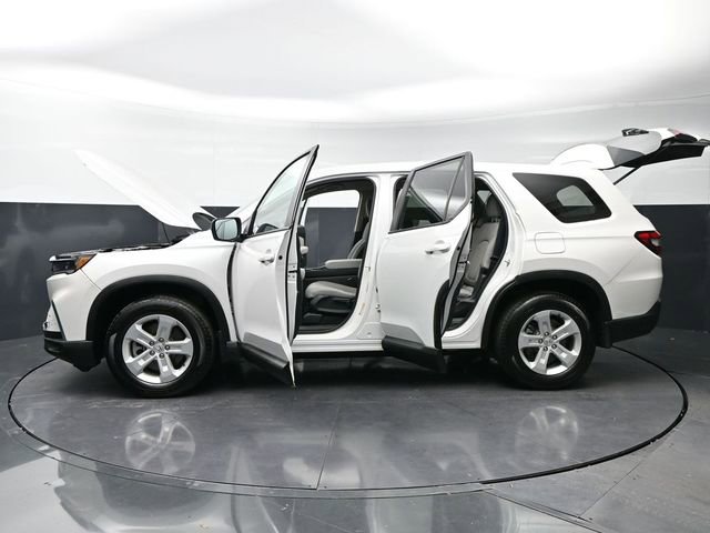 Used 2023 Honda Pilot LX image 27