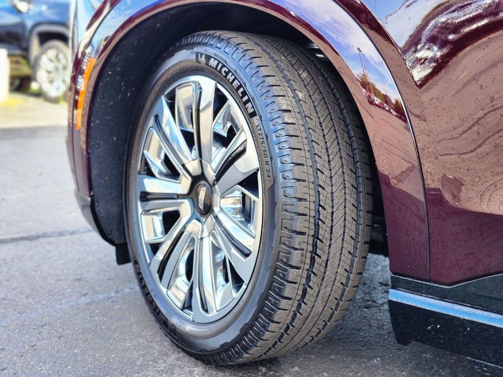 Used 2025 Cadillac Escalade IQ Luxury 1 w/ LPO, Radiant Package image 32