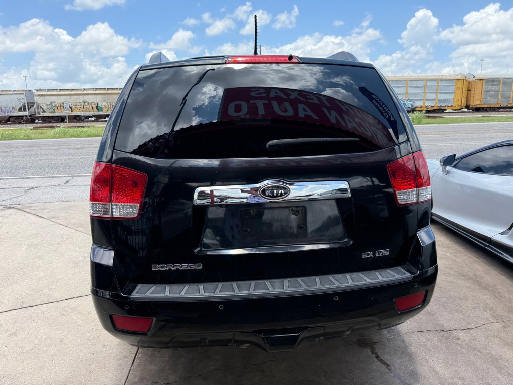 Used 2009 Kia Borrego Limited image 30