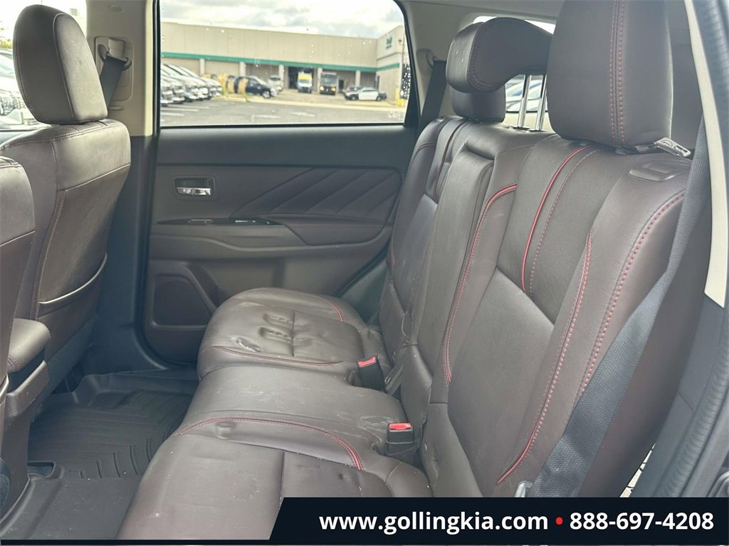 Used 2018 Mitsubishi Outlander SEL image 12