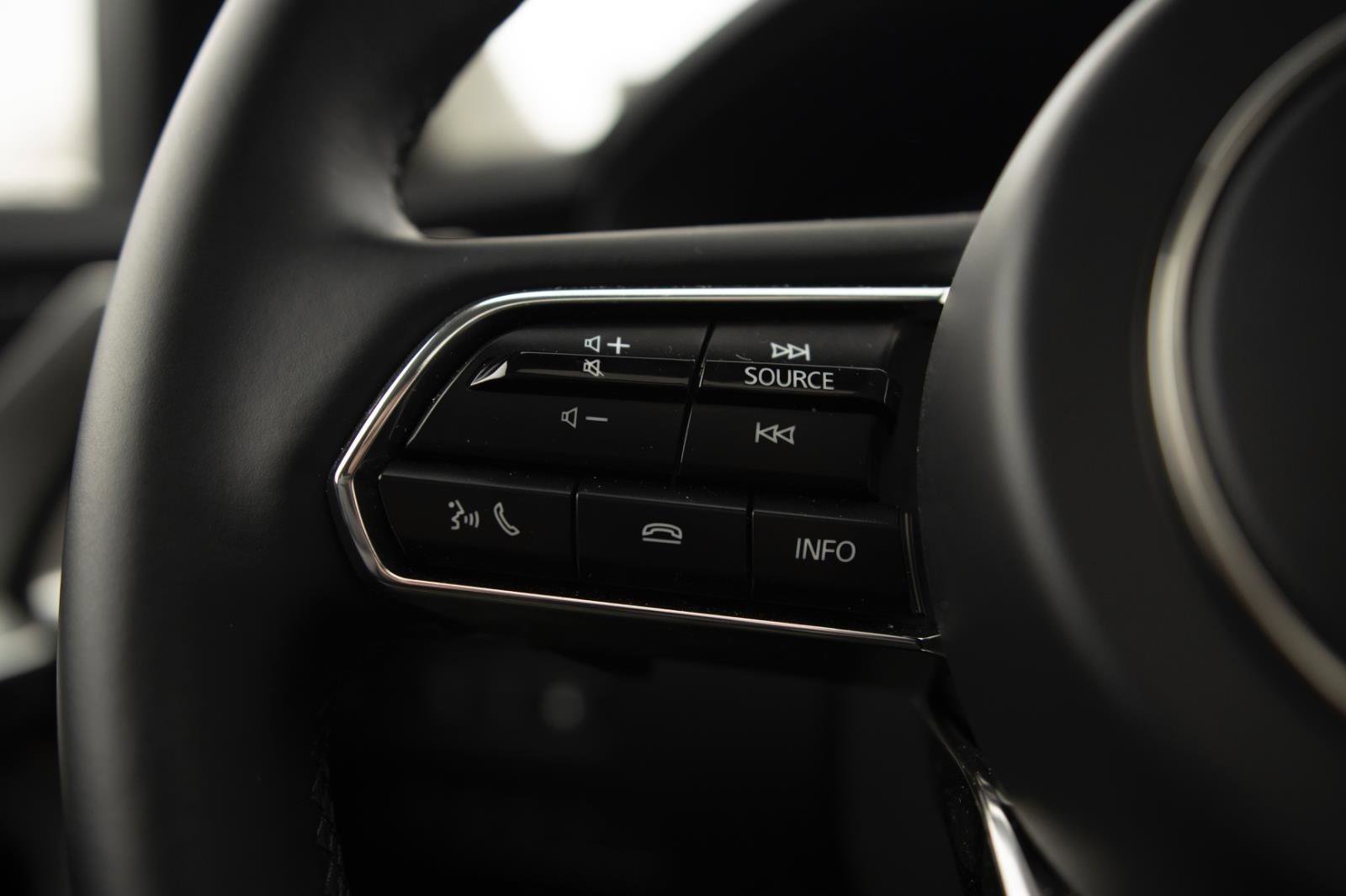 Used 2024 MAZDA CX-90 Plug-In Hybrid w/ Premium Pkg image 6