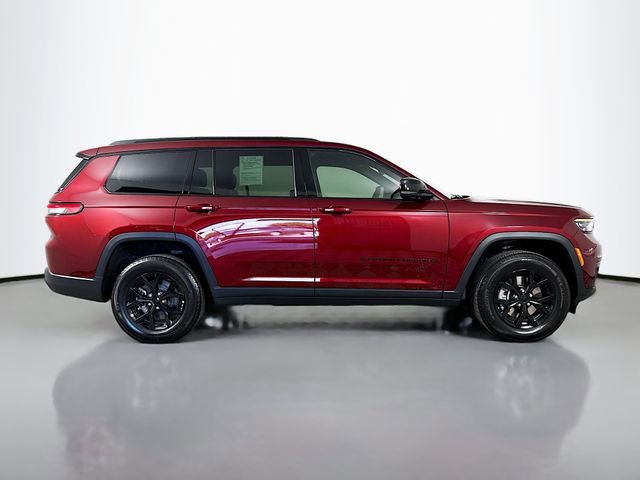 Used 2025 Jeep Grand Cherokee L Altitude image 8