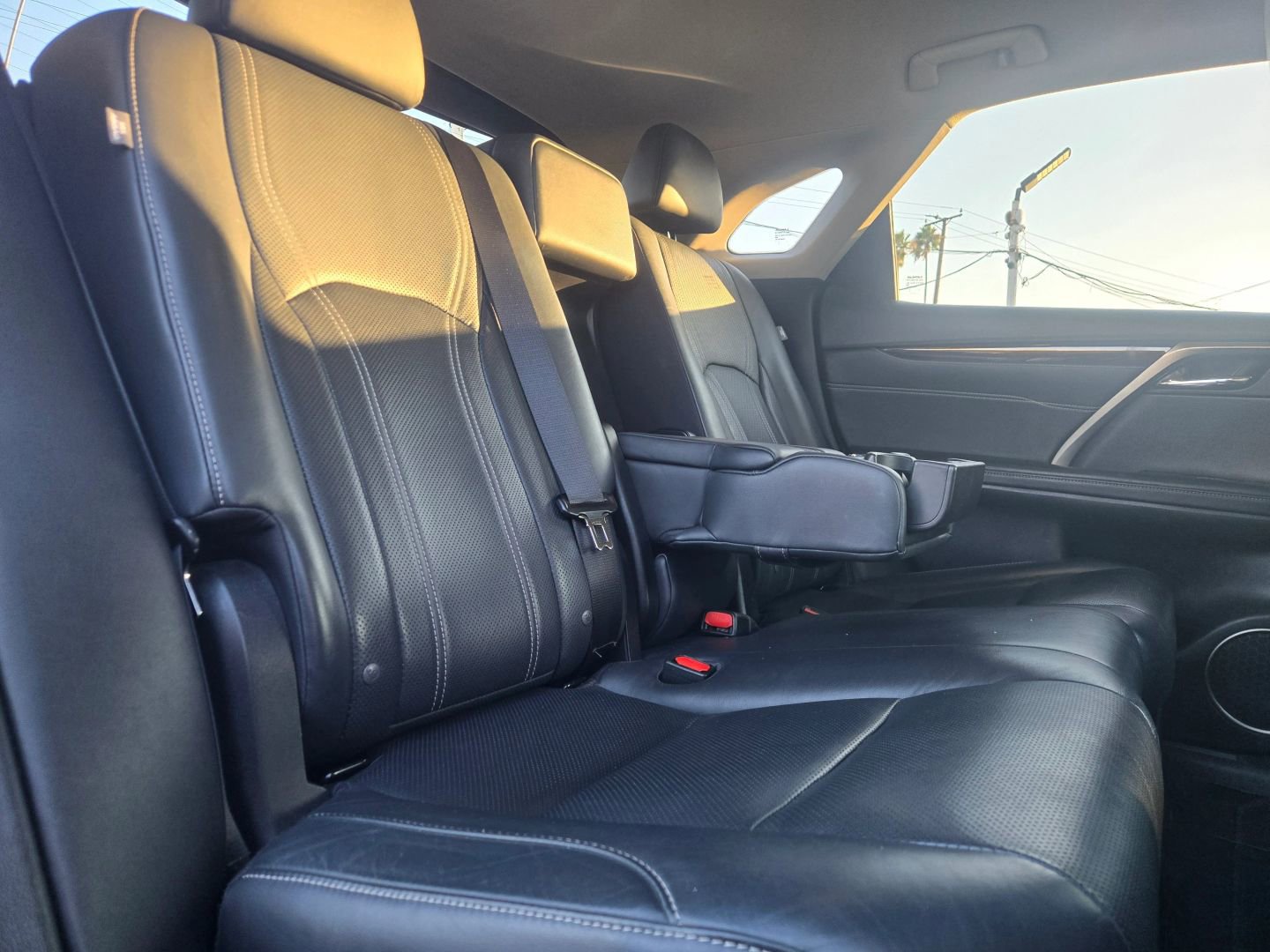 Used 2019 Lexus RX 450h AWD image 18