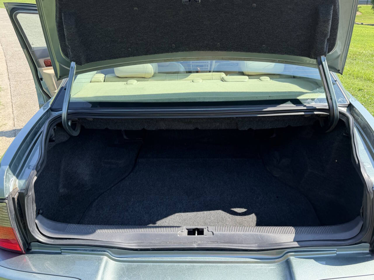 Used 2006 Lincoln LS RWD image 30