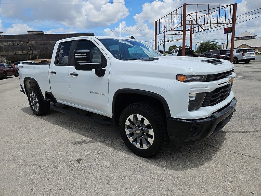 Used 2024 Chevrolet Silverado 2500 Custom w/ Custom Convenience Package AWD/4WD image 10