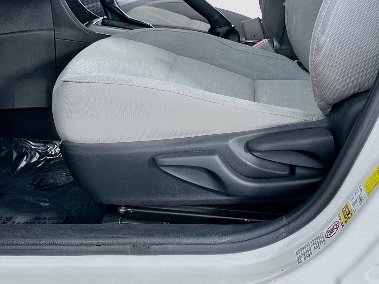 Used 2016 Toyota Corolla LE FWD image 22