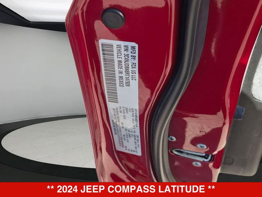 Used 2024 Jeep Compass Latitude AWD/4WD image 35