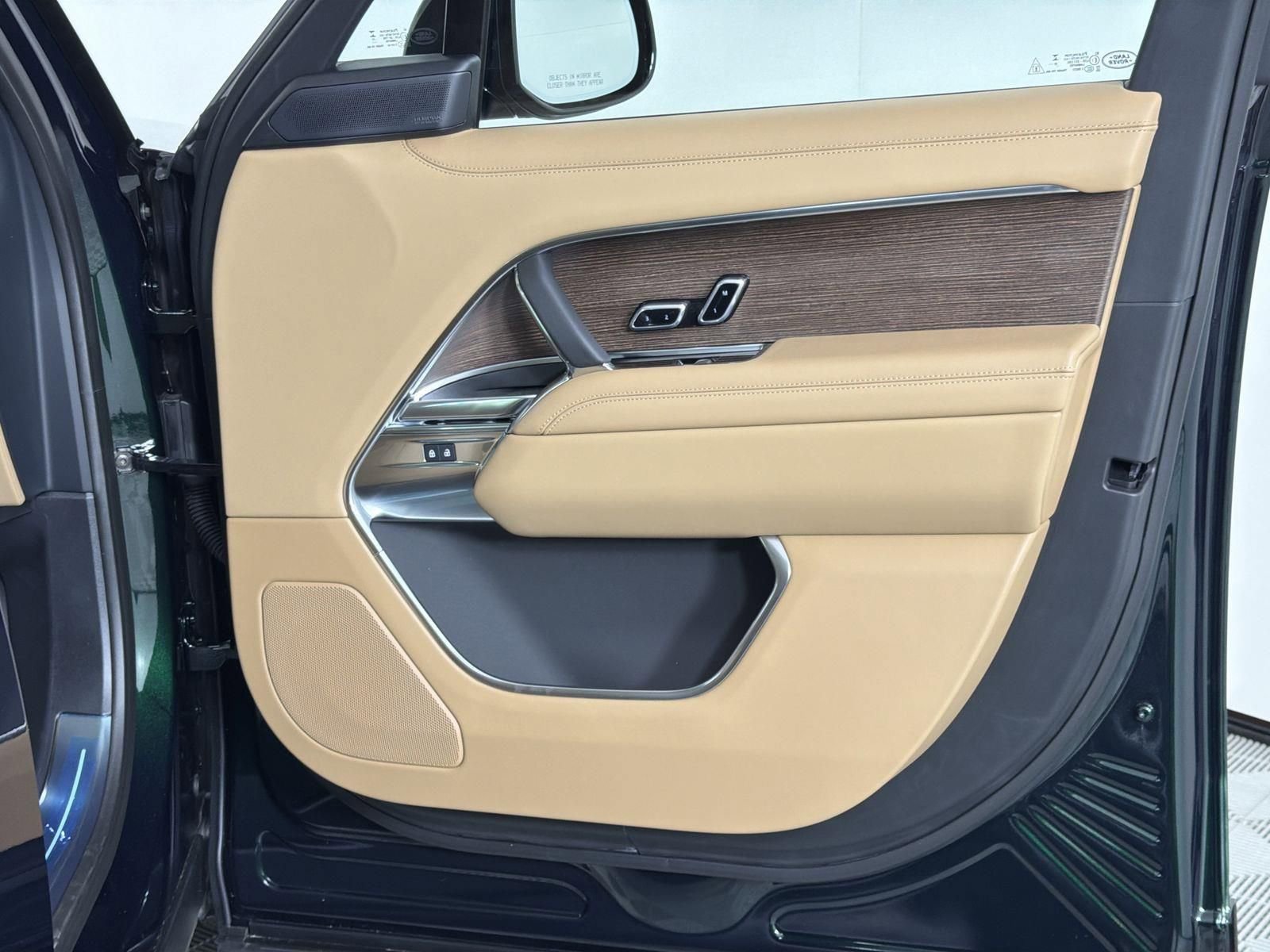 New 2026 Land Rover Range Rover SE image 31