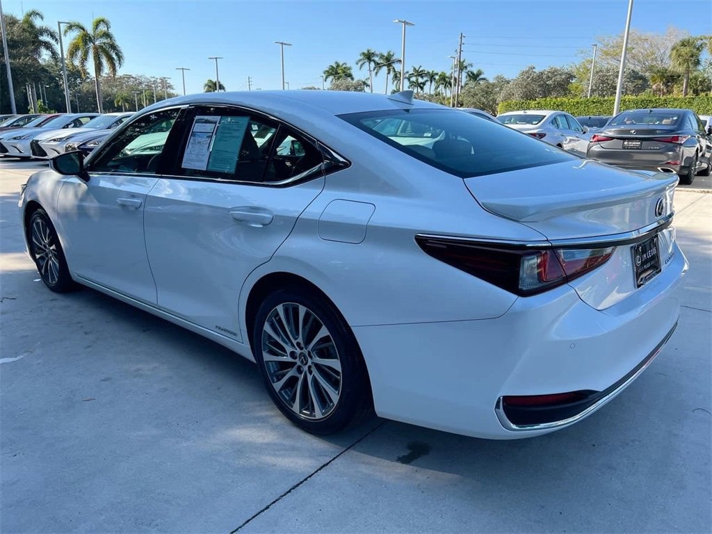 Certified 2020 Lexus ES 300h w/ Premium Package image 5