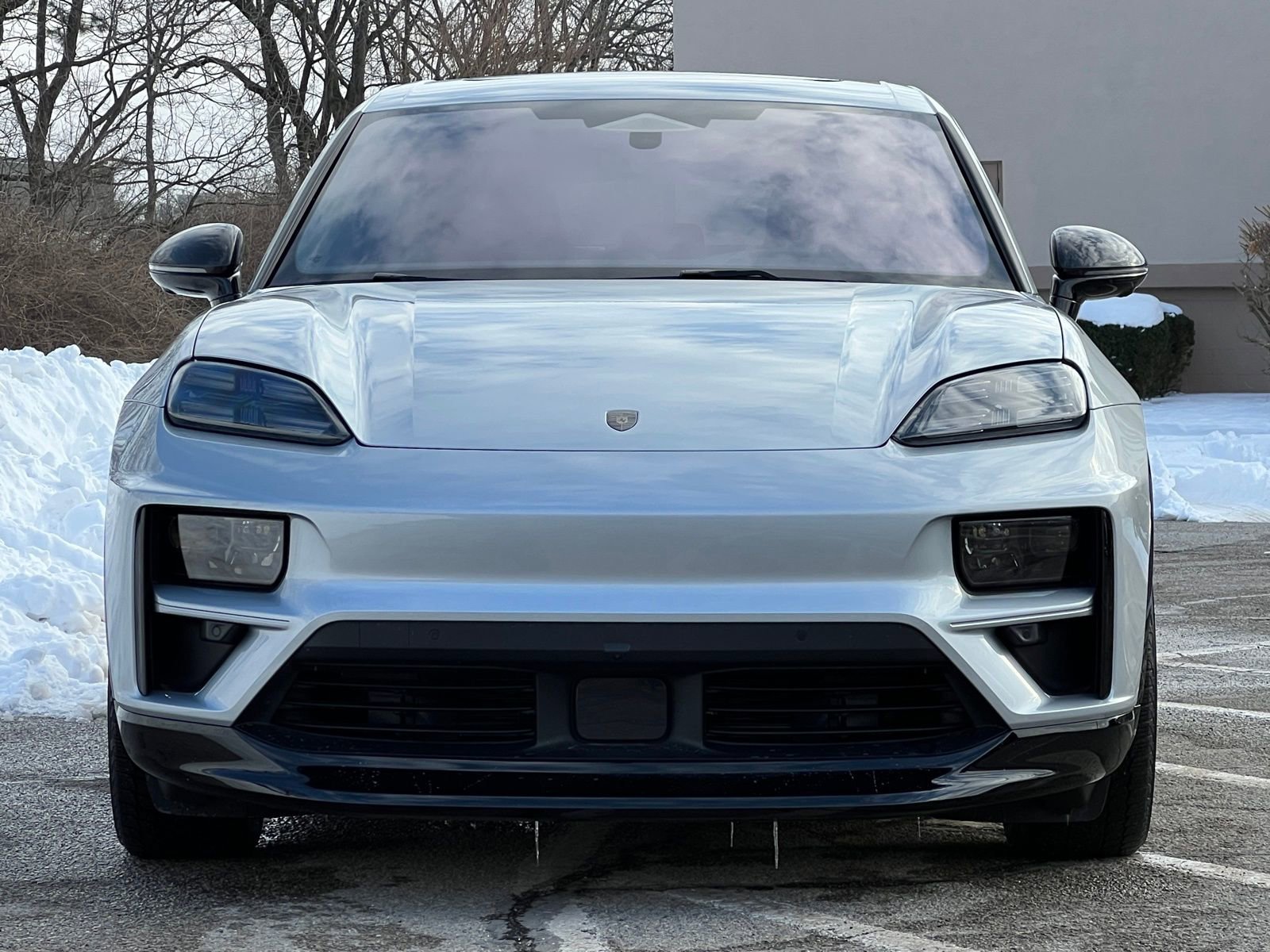 Certified 2025 Porsche Macan Turbo Electric image 7