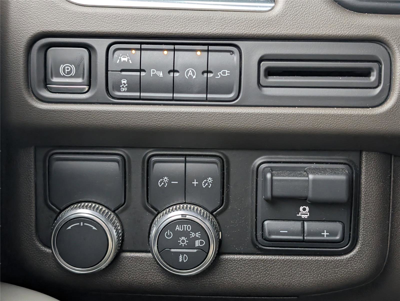 Used 2021 GMC Yukon SLT w/ SLT Luxury Plus Package image 25