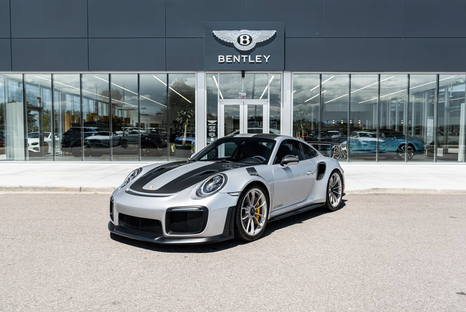 Used 2019 Porsche 911 GT2 RS RWD image 1