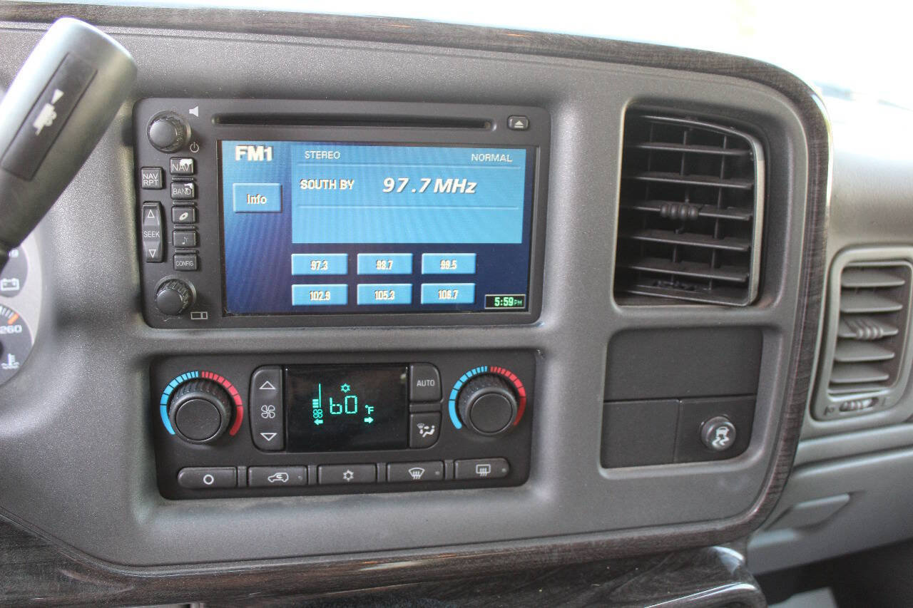 Used 2005 GMC Yukon Denali AWD/4WD image 14