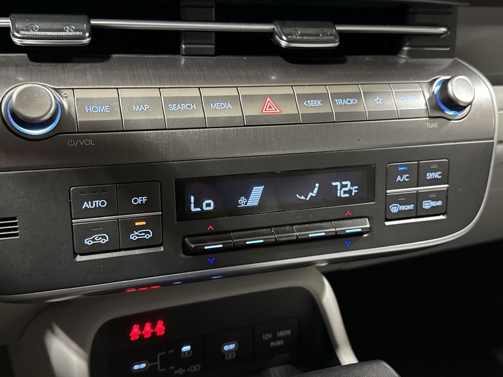 Used 2024 Hyundai Kona SEL FWD image 16