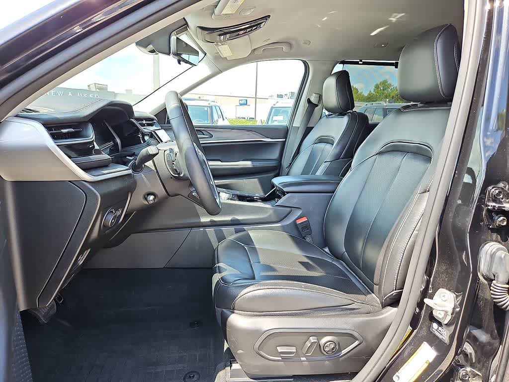 Used 2023 Jeep Grand Cherokee L Limited w/ Luxury Tech Group II AWD/4WD image 13