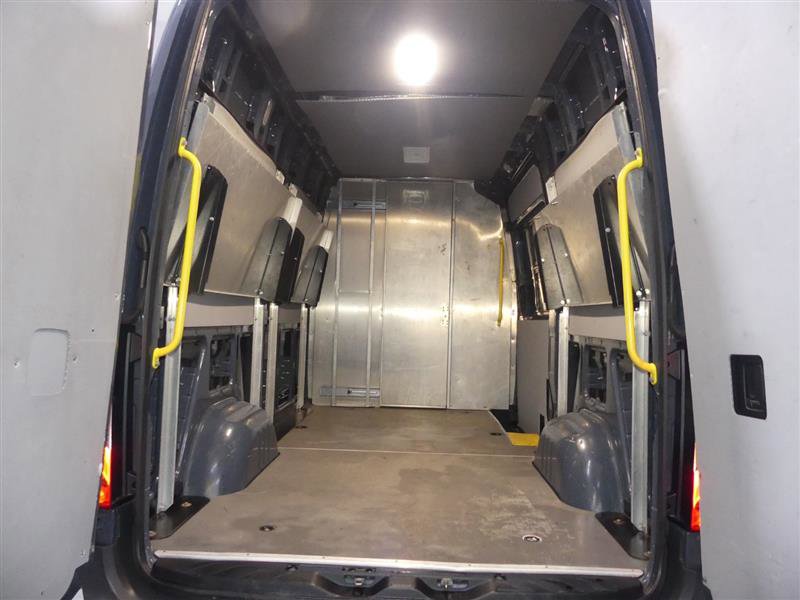 Used 2019 Mercedes-Benz Sprinter 144 image 8