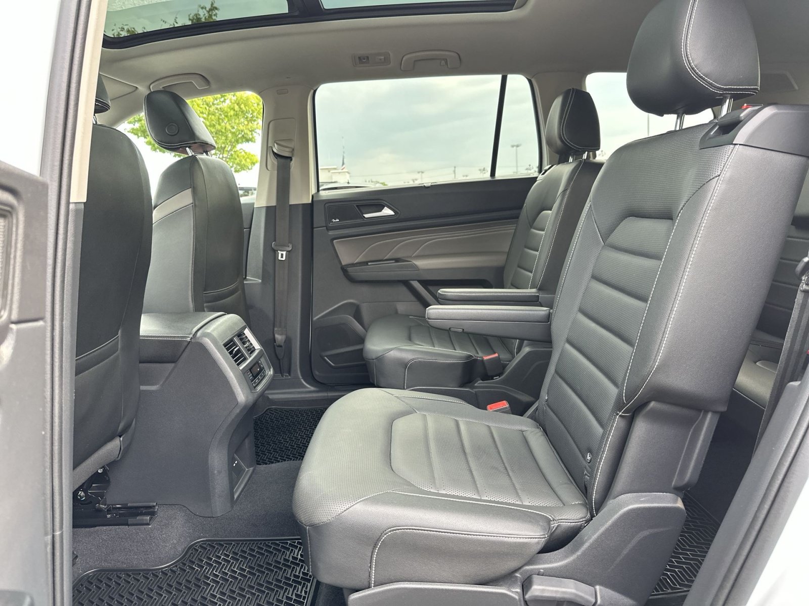 Used 2021 Volkswagen Atlas SEL Premium AWD/4WD image 26