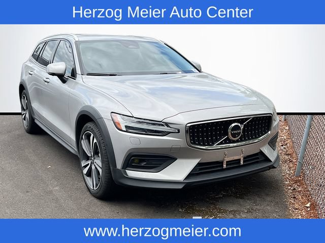 Certified 2024 Volvo V60 B5 Cross Country Plus w/ Climate Package