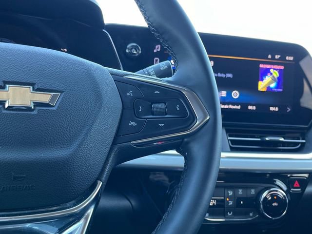 Certified 2025 Chevrolet Trax LT w/ LT Convenience Package image 32