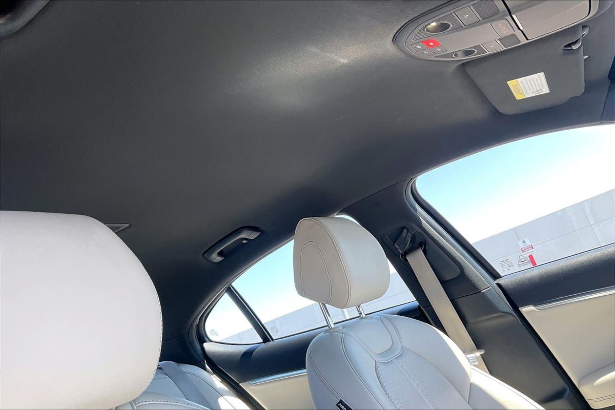 Used 2025 Genesis G70 2.5T RWD image 19