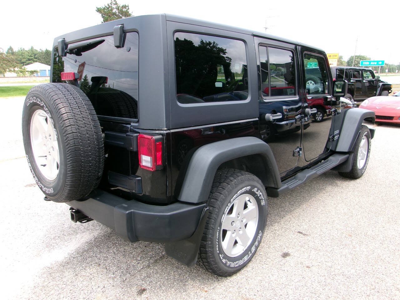 Used 2011 Jeep Wrangler Unlimited Sport AWD/4WD image 3