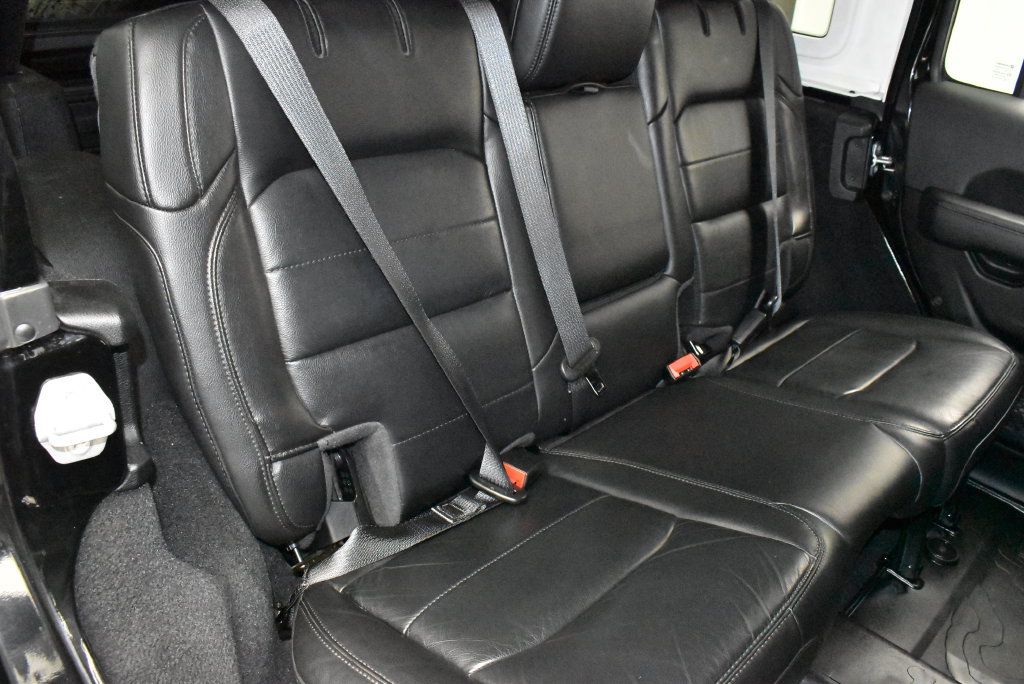 Used 2021 Jeep Wrangler Unlimited Sahara AWD/4WD image 29
