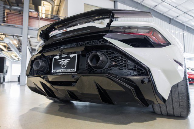 Used 2024 Lamborghini Huracan Tecnica image 21