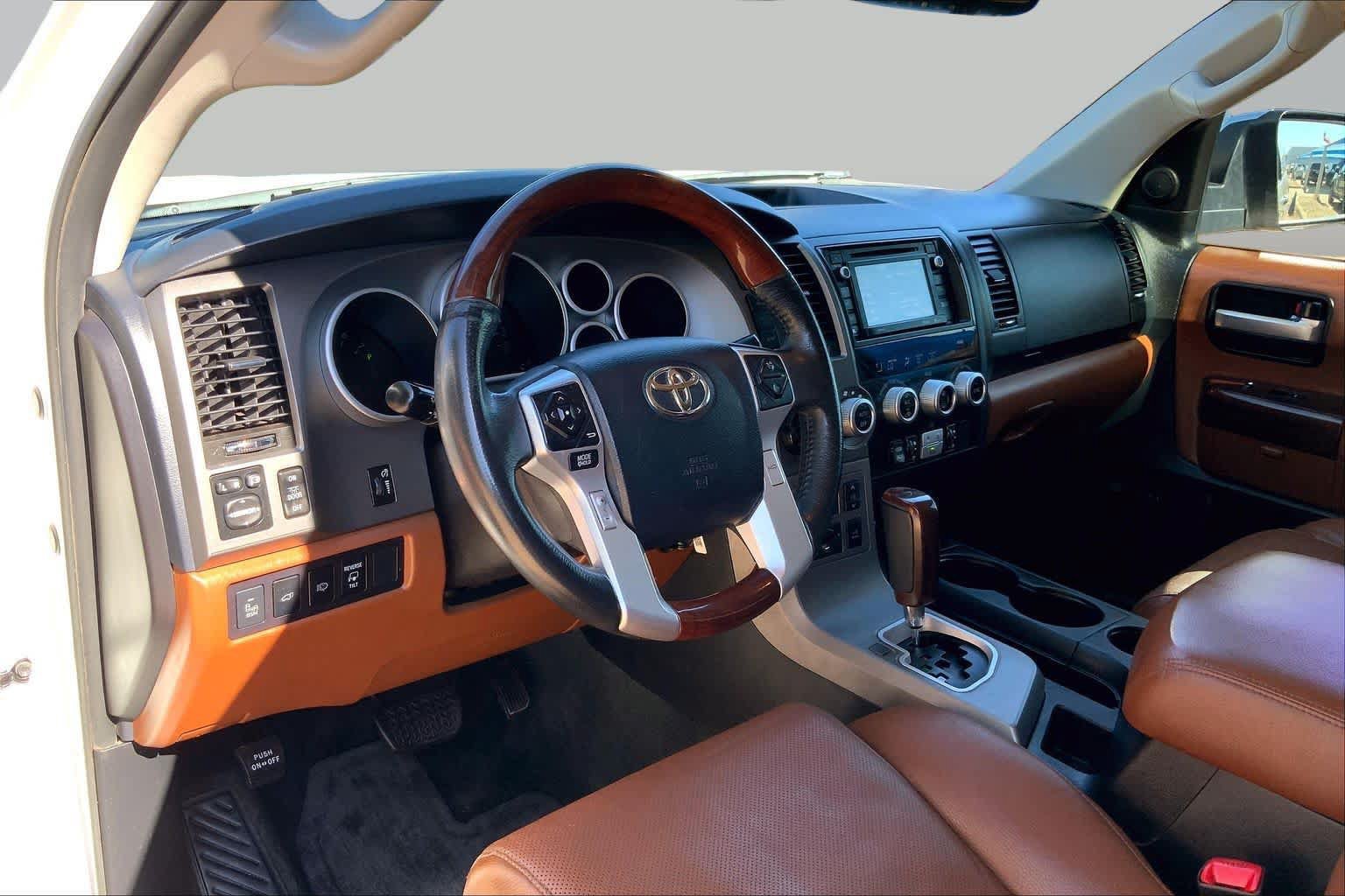 Used 2017 Toyota Sequoia Platinum RWD image 18